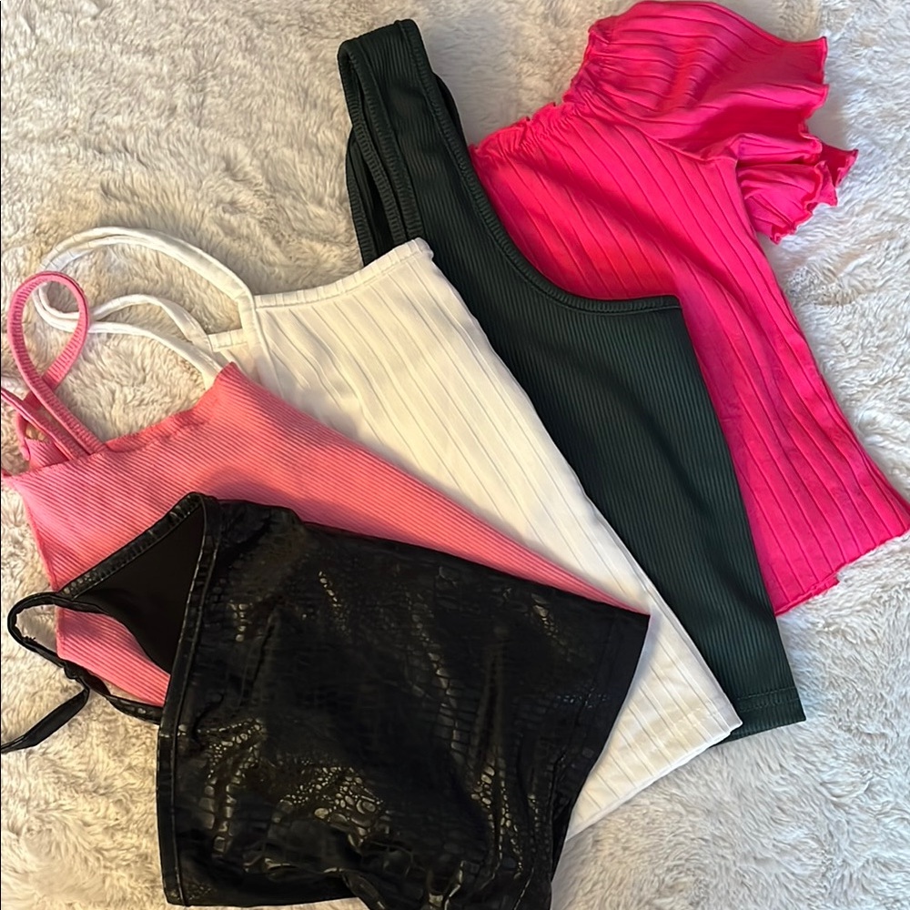 Set of 5 tank tops